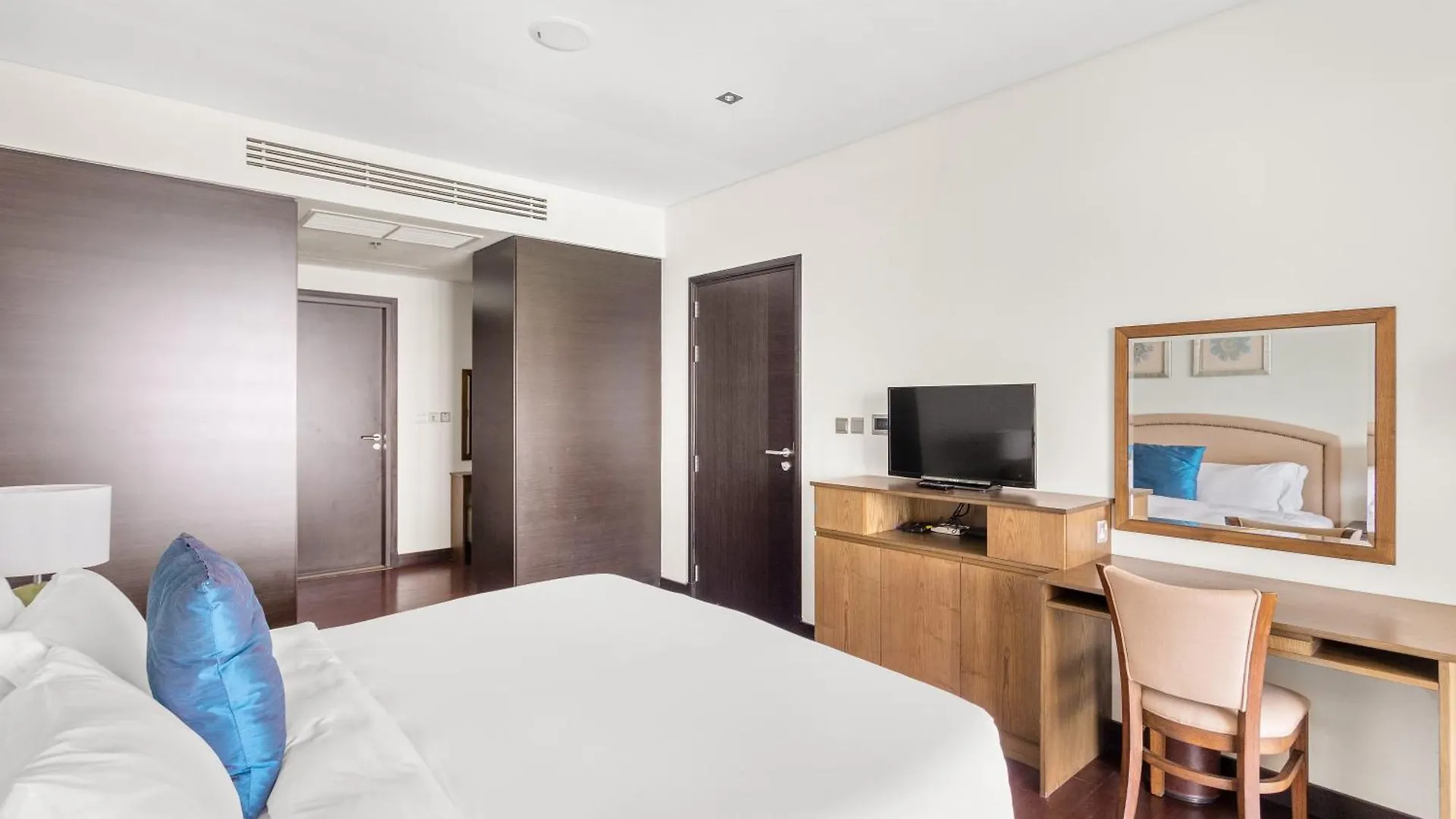 Lux Mina 1 Bhk In Palm Jumeirah With Sea View And Private Beach Apartment Dubai 0*,