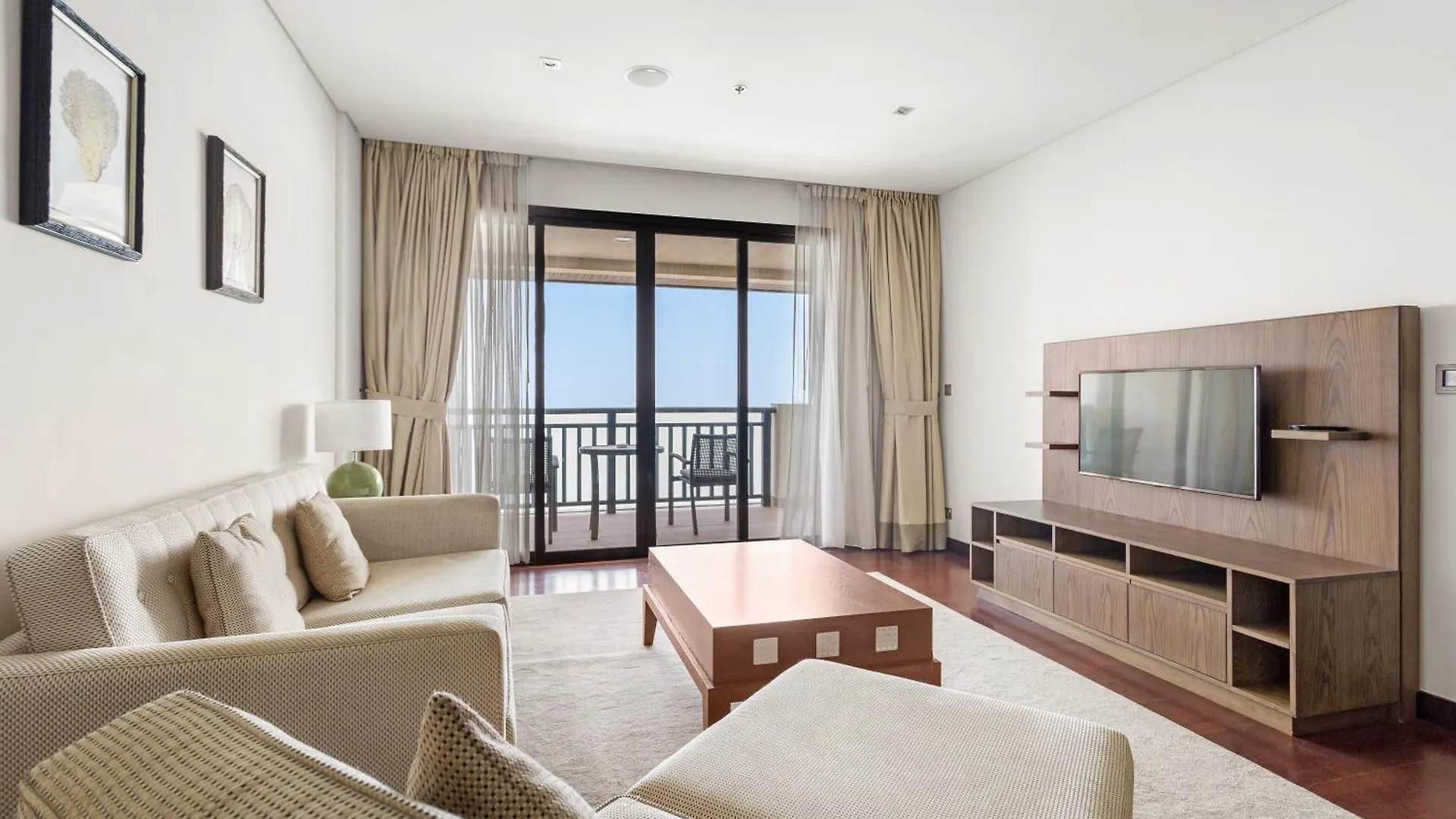Lux Mina 1 Bhk In Palm Jumeirah With Sea View And Private Beach Apartment Dubai 0*,