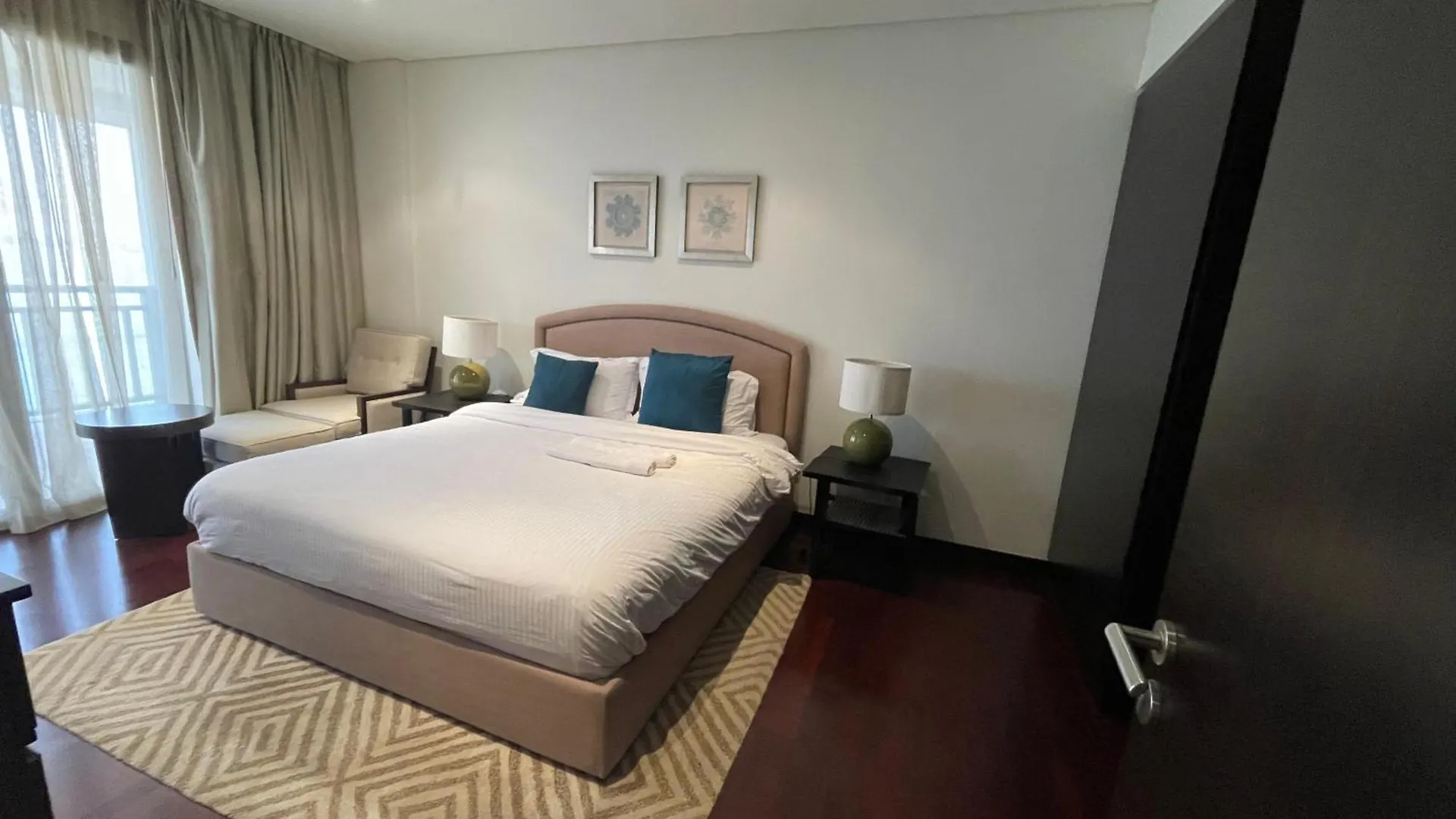 Lux Mina 1 Bhk In Palm Jumeirah With Sea View And Private Beach Apartment Dubai United Arab Emirates