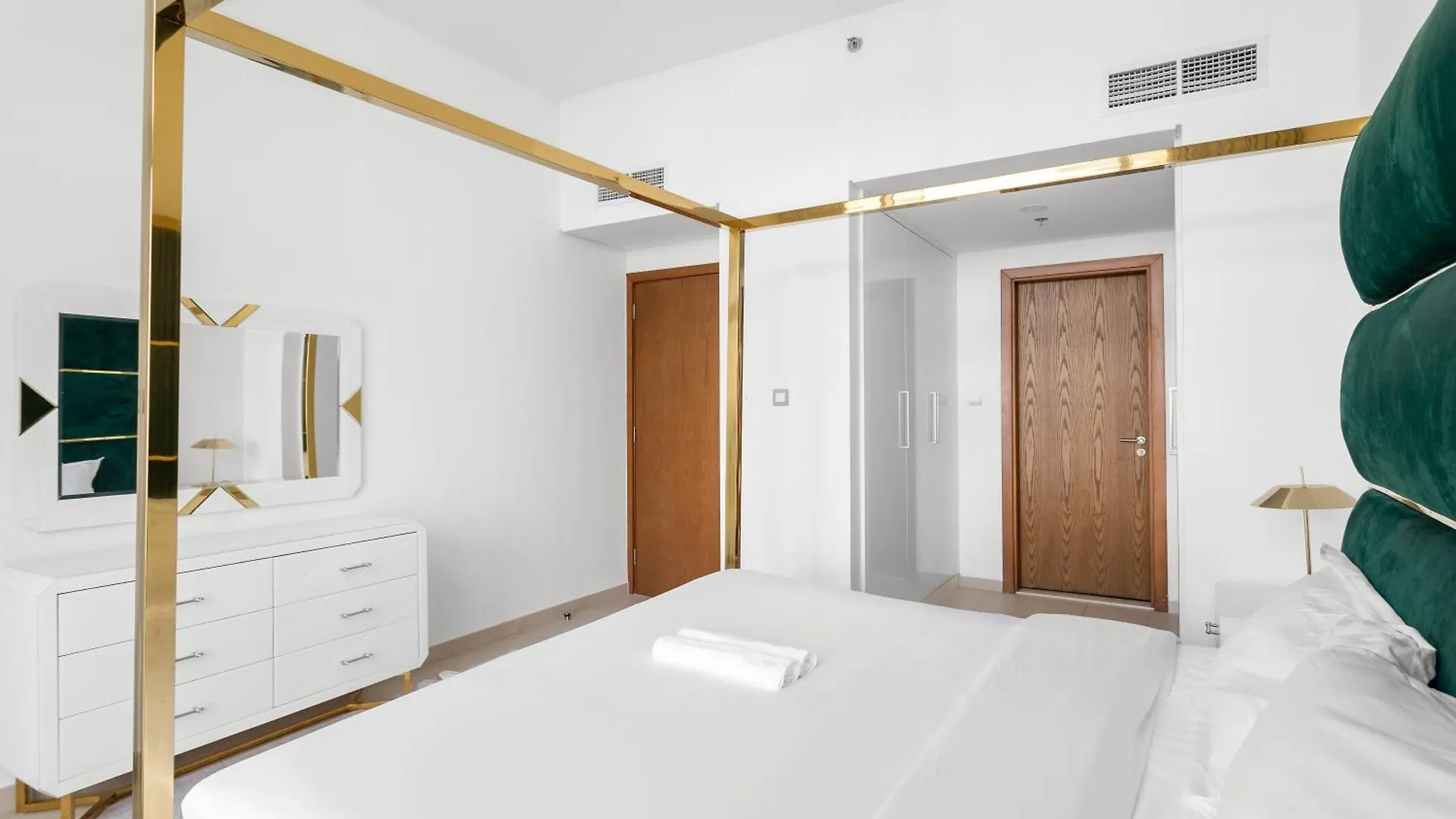 Lux Mina 1 Bhk In Palm Jumeirah With Sea View And Private Beach Apartment Dubai United Arab Emirates